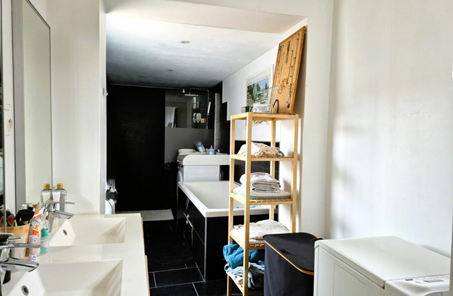 Charmante maison 1930 semi-individuelle avec garage et grand jardin ! &nbsp;Sous compromis&nbsp;