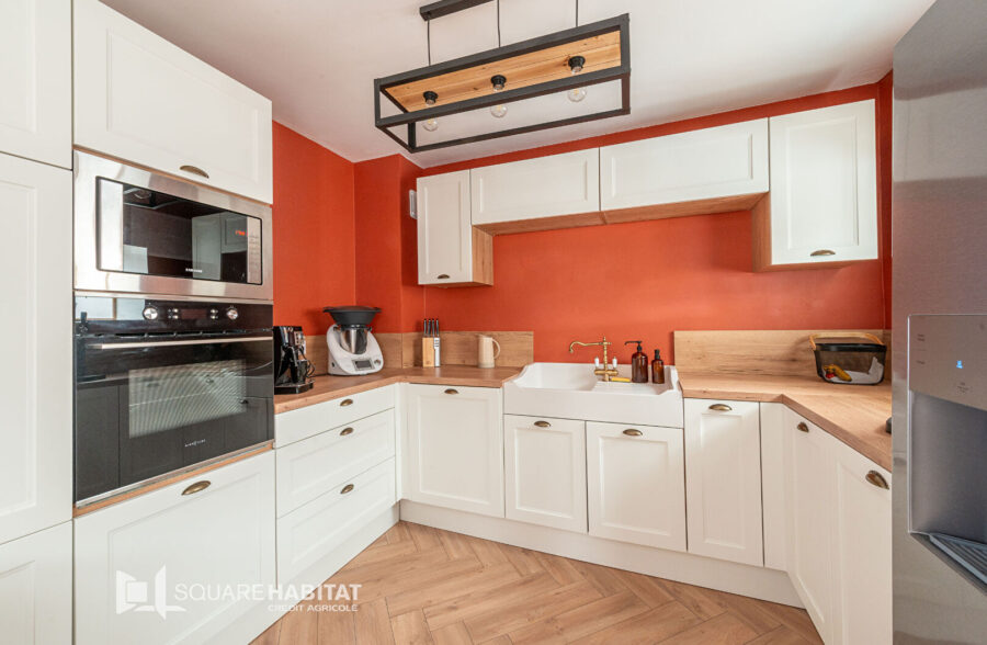 MAISON SEMIN-INDIVIDUELLE AVEC GARAGE  Sous compromis 