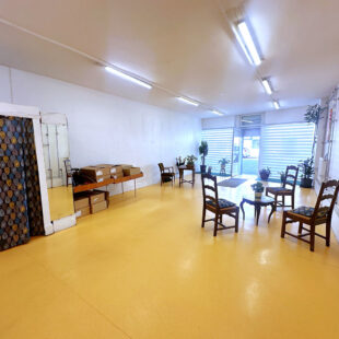 Immeuble avec commerce, habitation et jardin en coeur de ville.