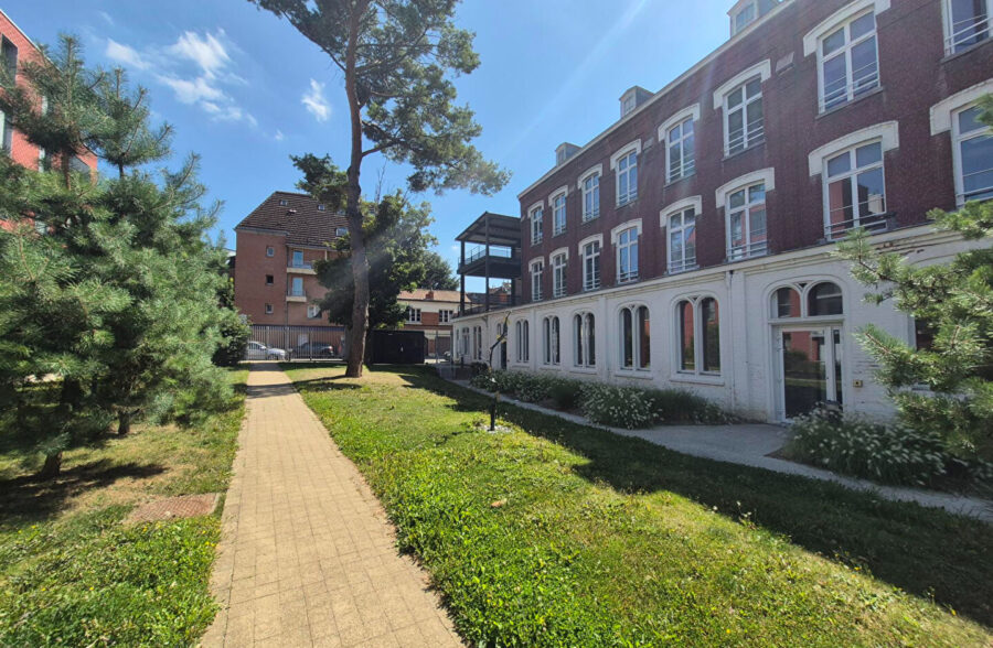 LILLE VAUBAN/GAMBETTA: Appartement de 81m² avec double parkings et caves