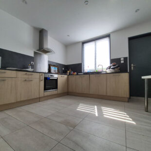 immeuble de rapport – 240 m² habitables avec cour, garage et terrain