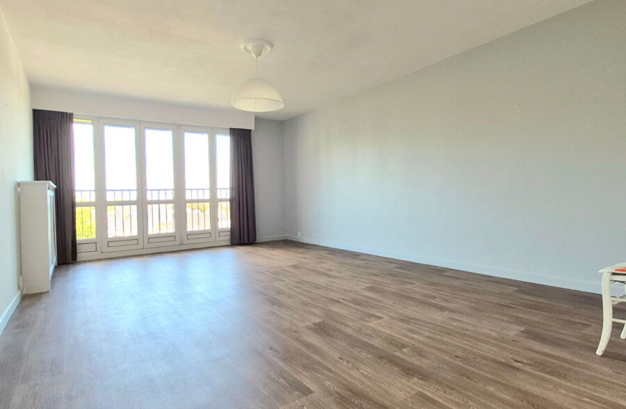 APPARTEMENT DE TYPE 4 + GARAGE EN HYPER CENTRE