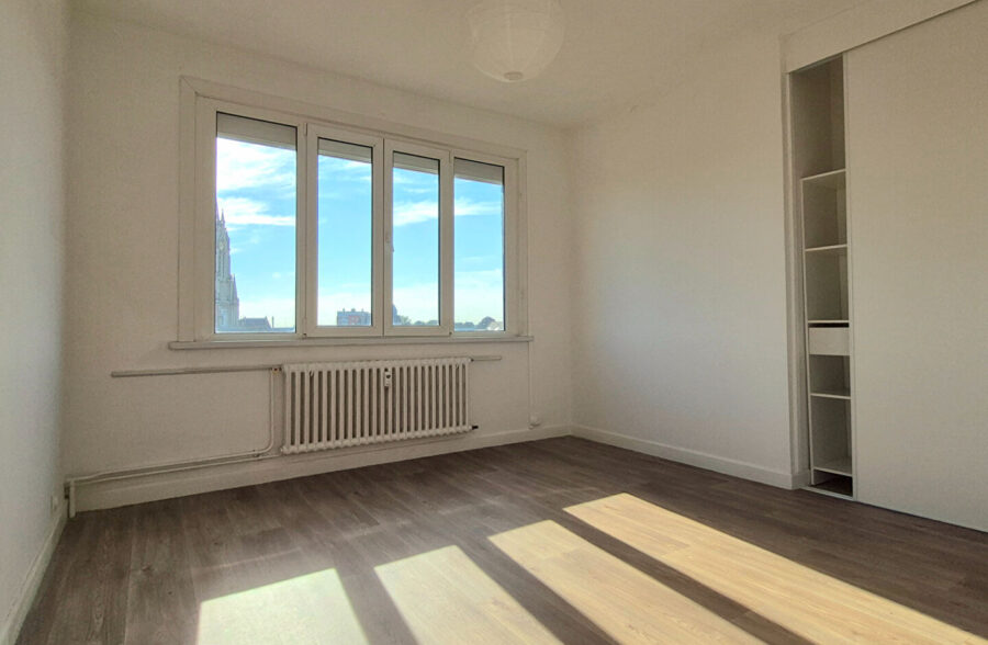 APPARTEMENT DE TYPE 4 + GARAGE EN HYPER CENTRE