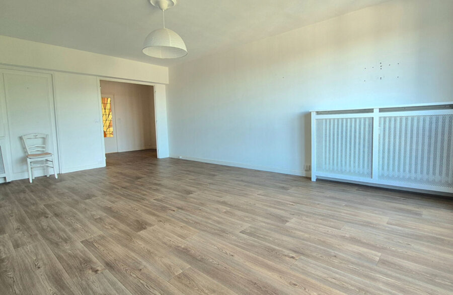APPARTEMENT DE TYPE 4 + GARAGE EN HYPER CENTRE