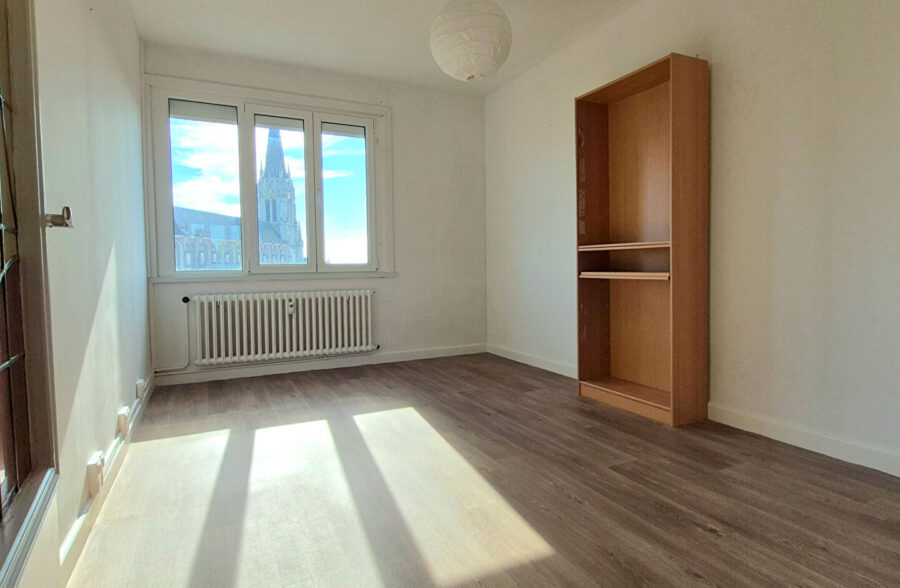 APPARTEMENT DE TYPE 4 + GARAGE EN HYPER CENTRE