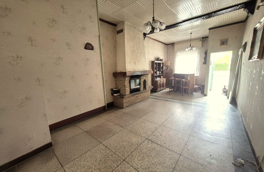 Maison à travaux – 3 Chambres – Grand garage