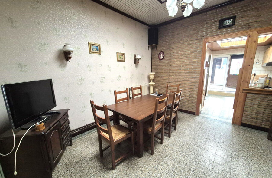 Maison à travaux – 3 Chambres – Grand garage