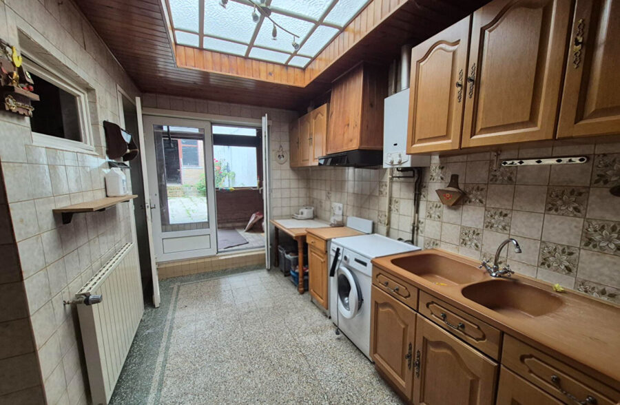 Maison à travaux – 3 Chambres – Grand garage