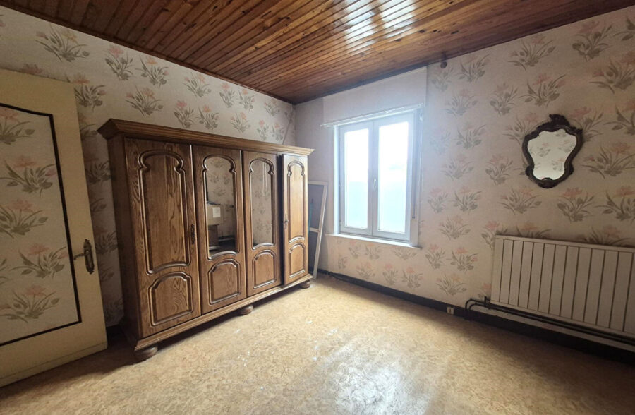 Maison à travaux – 3 Chambres – Grand garage