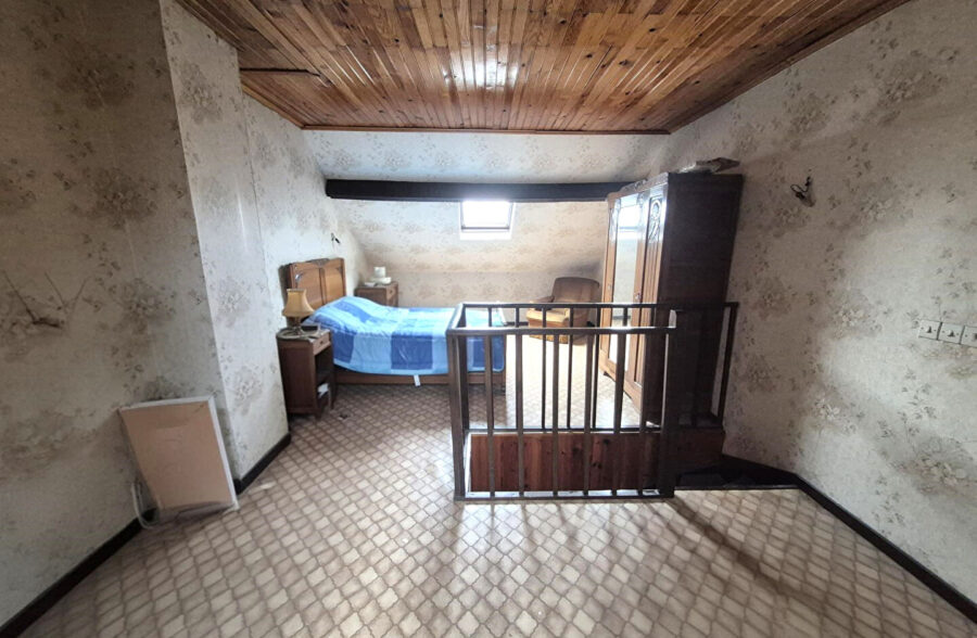 Maison à travaux – 3 Chambres – Grand garage