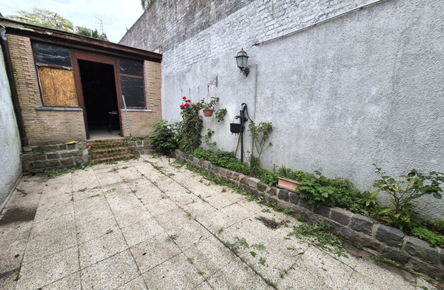 Maison à travaux – 3 Chambres – Grand garage