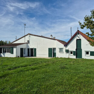 Fermette individuelle à Rumegies 4 chambres, garages et grand jardin