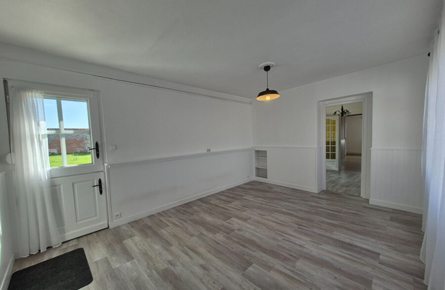 Fermette individuelle à Rumegies 4 chambres, garages et grand jardin