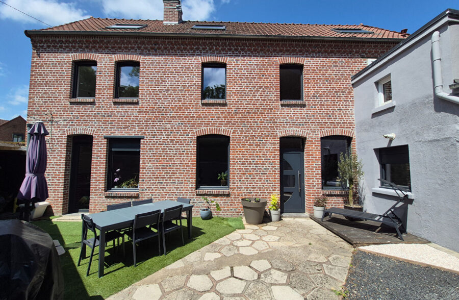 Maison  6 pièce(s) 147 m2