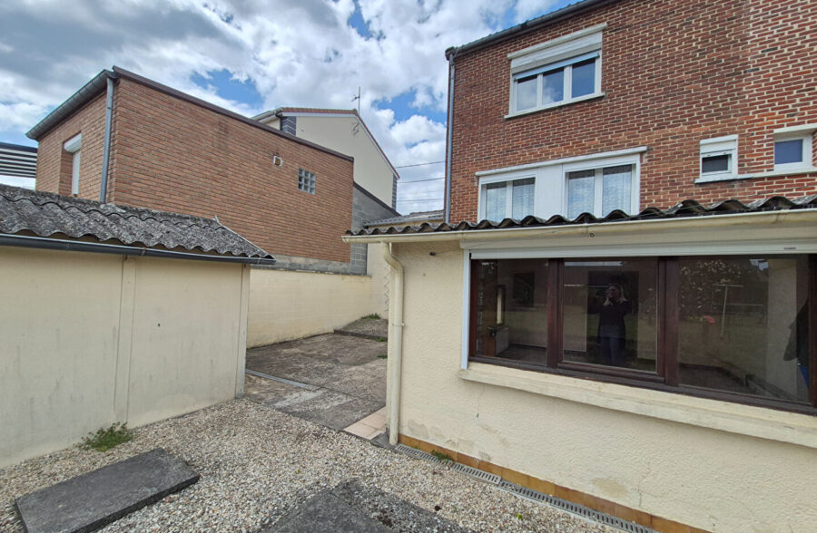 Maison semi individuelle 3 Chambres  Sous compromis 