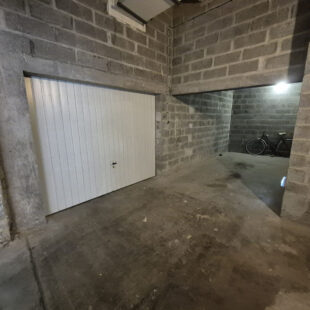 EXCLUSIVITE SAINT-MICHEL : PLACE DE PARKING DANS UN PARKING COUVERT.