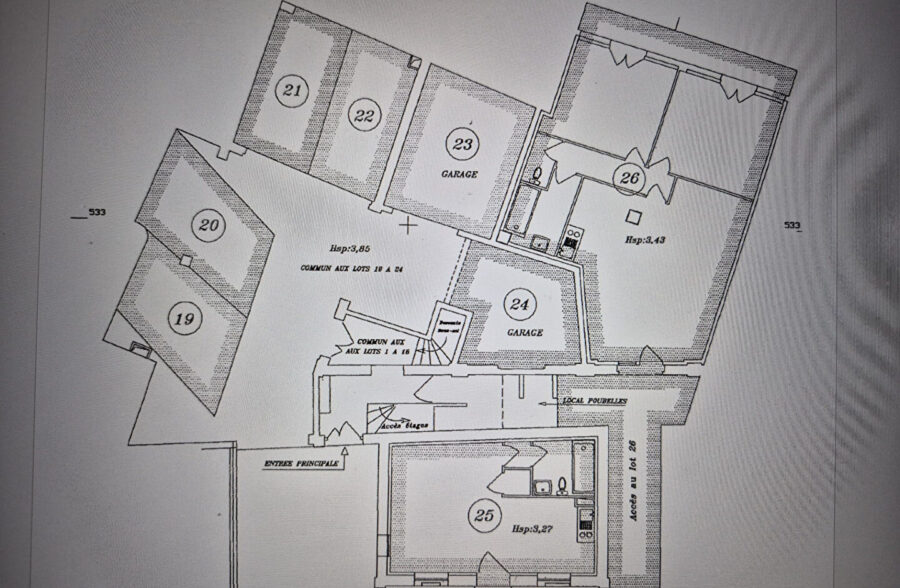 EXCLUSIVITE SAINT-MICHEL : PLACE DE PARKING DANS UN PARKING COUVERT.