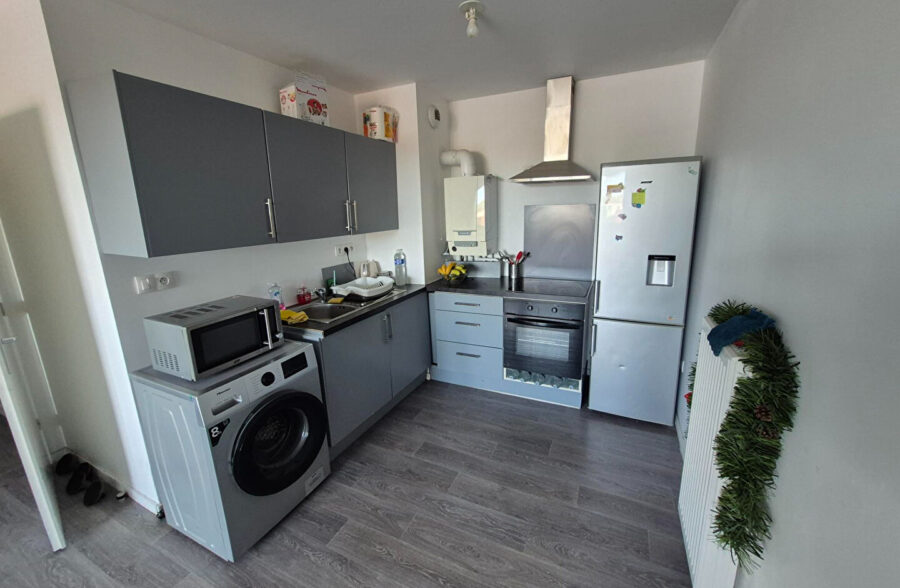 Métro Mitterie – Type 2, balcon, parking, VENDU LOUé, résidence récente