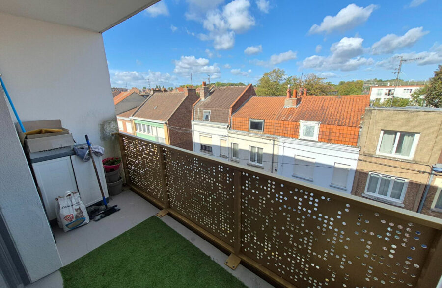 Métro Mitterie – Type 2, balcon, parking, VENDU LOUé, résidence récente