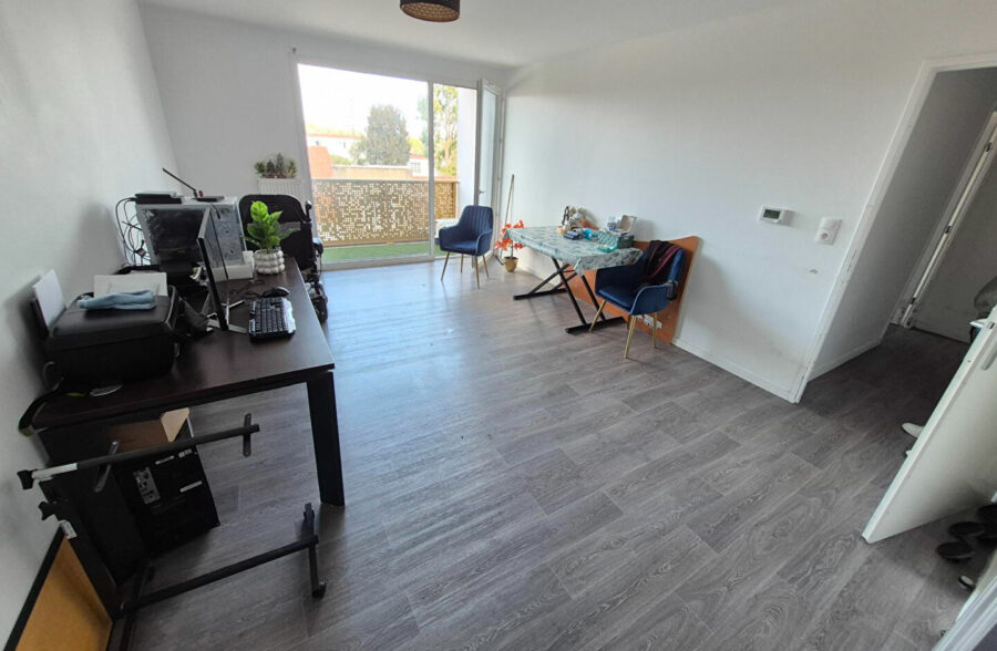 Métro Mitterie – Type 2, balcon, parking, VENDU LOUé, résidence récente