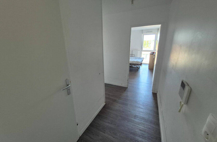 Métro Mitterie – Type 2, balcon, parking, VENDU LOUé, résidence récente