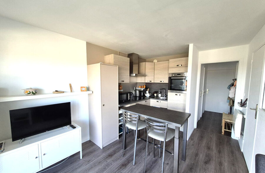 Studio  cabine vue dégagée!