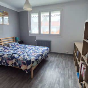 Maison 3 chambres, bureau, garage et jardin