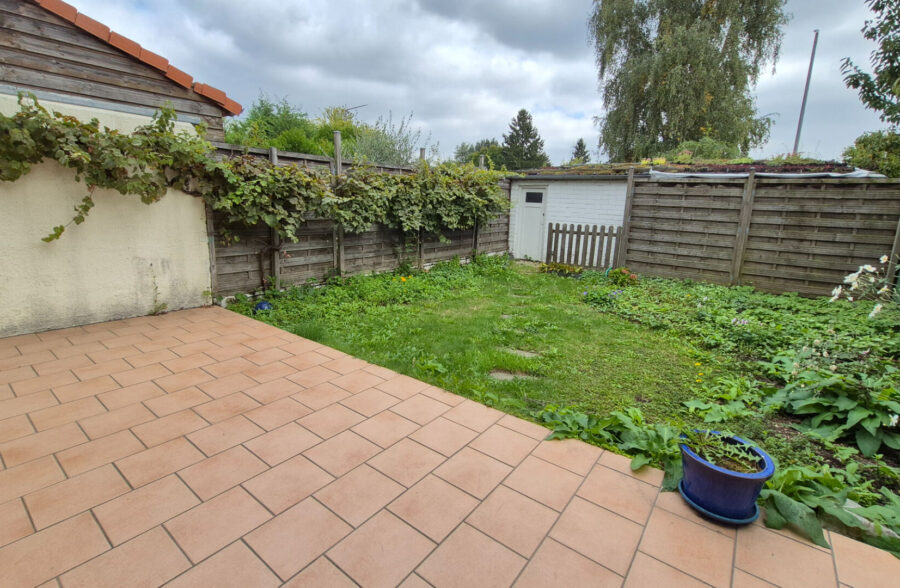 Maison 3 chambres, bureau, garage et jardin