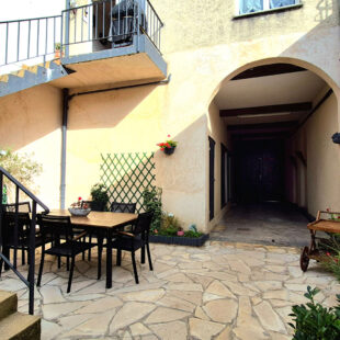 GRANDE MAISON DE FAMILLE 4 CHAMBRES JARDIN STATIONNEMENT ATELIER