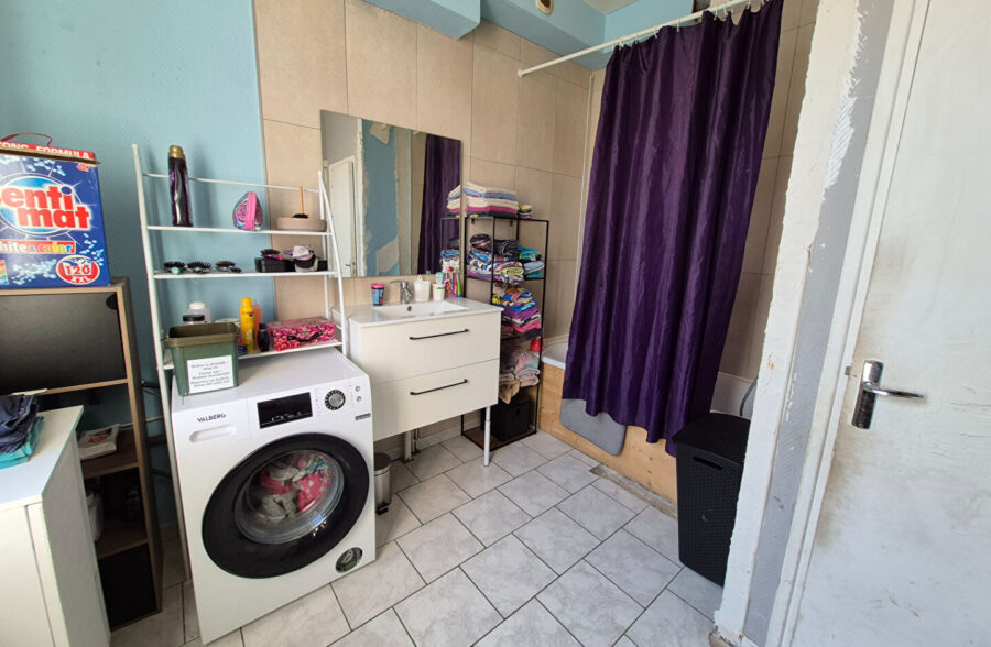 Maison vendue louée 750 € de 3 chambres avec jardin.
