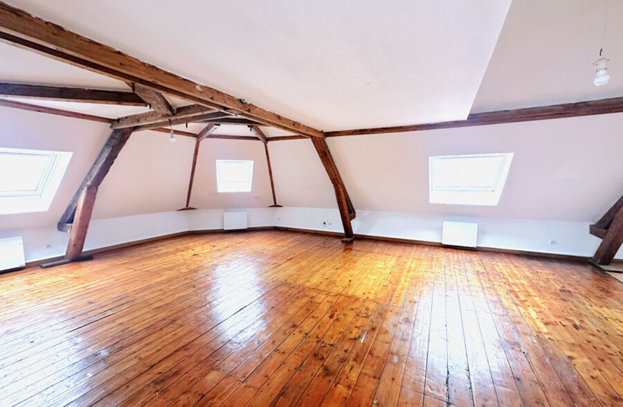 Immeuble de 450 m2 centre ville de Caudry avec excellente rentabilité locative