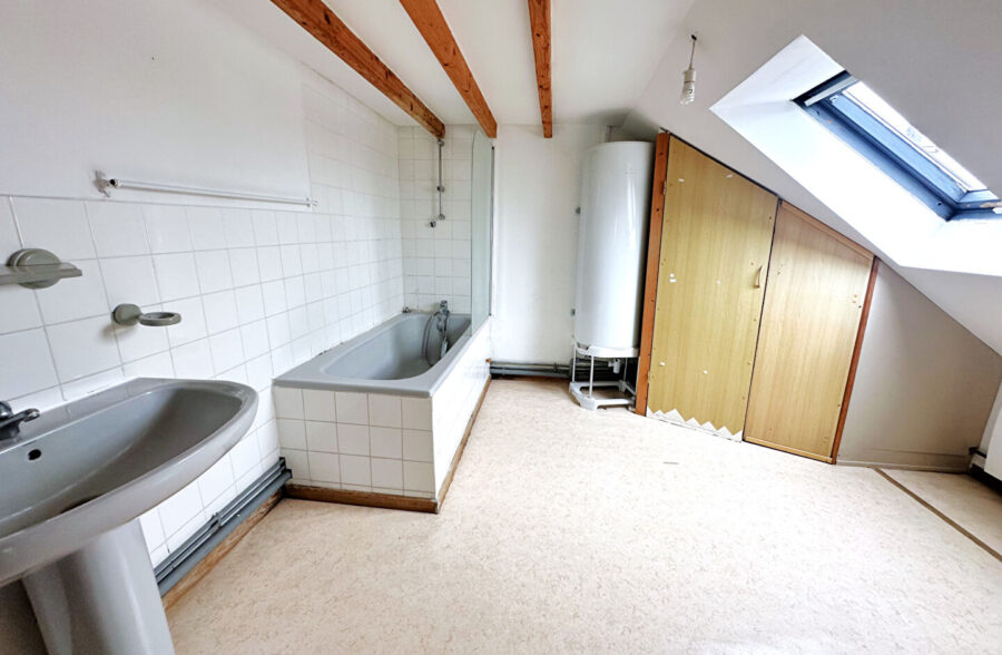 Immeuble de 450 m2 centre ville de Caudry avec excellente rentabilité locative