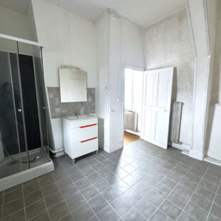 Immeuble de 450 m2 centre ville de Caudry avec excellente rentabilité locative