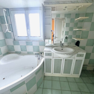 Immeuble de 450 m2 centre ville de Caudry avec excellente rentabilité locative