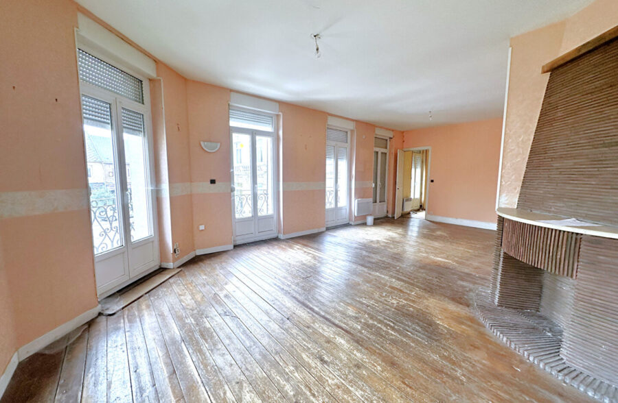 Immeuble de 450 m2 centre ville de Caudry avec excellente rentabilité locative