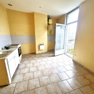 Immeuble de 450 m2 centre ville de Caudry avec excellente rentabilité locative