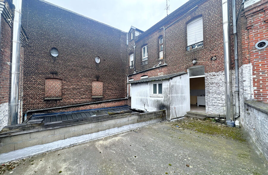 Immeuble de 450 m2 centre ville de Caudry avec excellente rentabilité locative