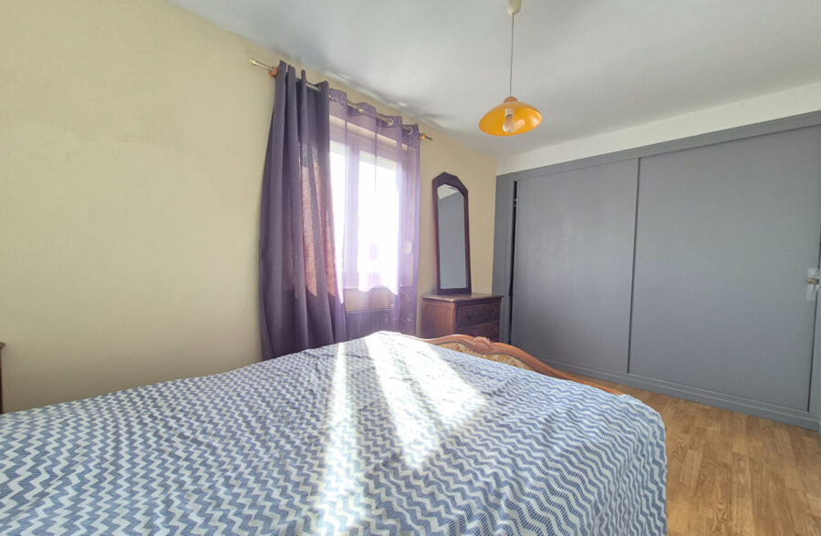 Maison 4 Chambres + Bureau + Sous sol  Sous compromis 