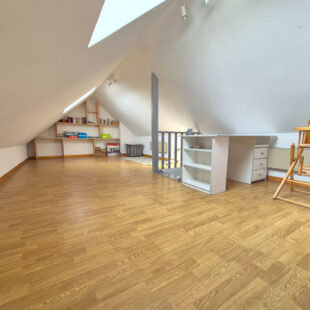 Maison 4 Chambres + Bureau + Sous sol  Sous compromis 