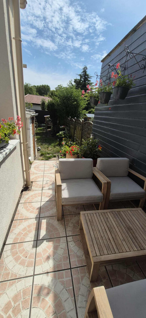 Maison de ville semi individuelle avec 4 chambres