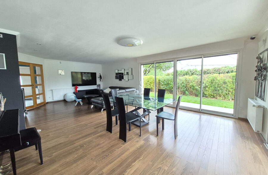 Maison Fenain 10 pièce(s) 191 m2