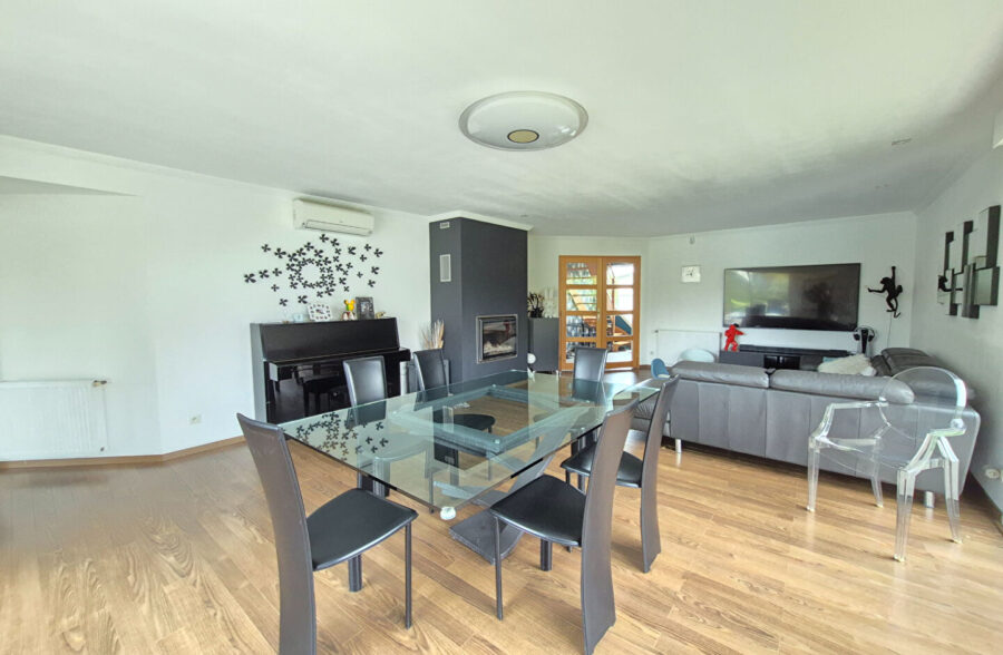 Maison Fenain 10 pièce(s) 191 m2