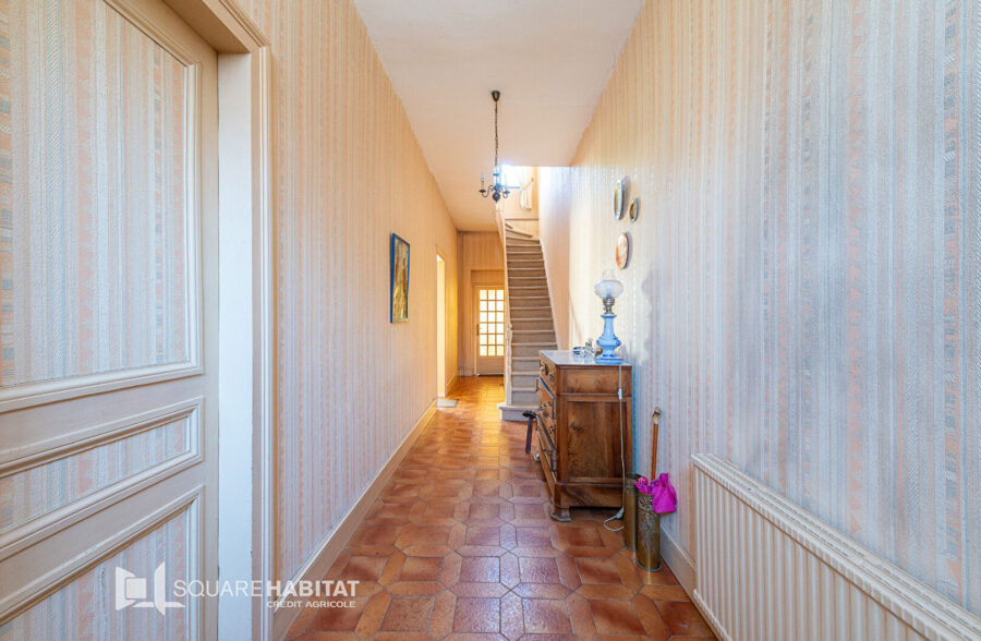 Anzin – Maison Bourgeoise de Charme avec Garage et Jardin
