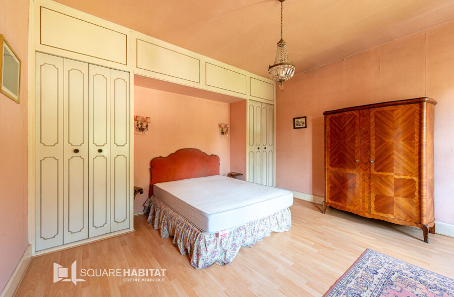 Anzin – Maison Bourgeoise de Charme avec Garage et Jardin