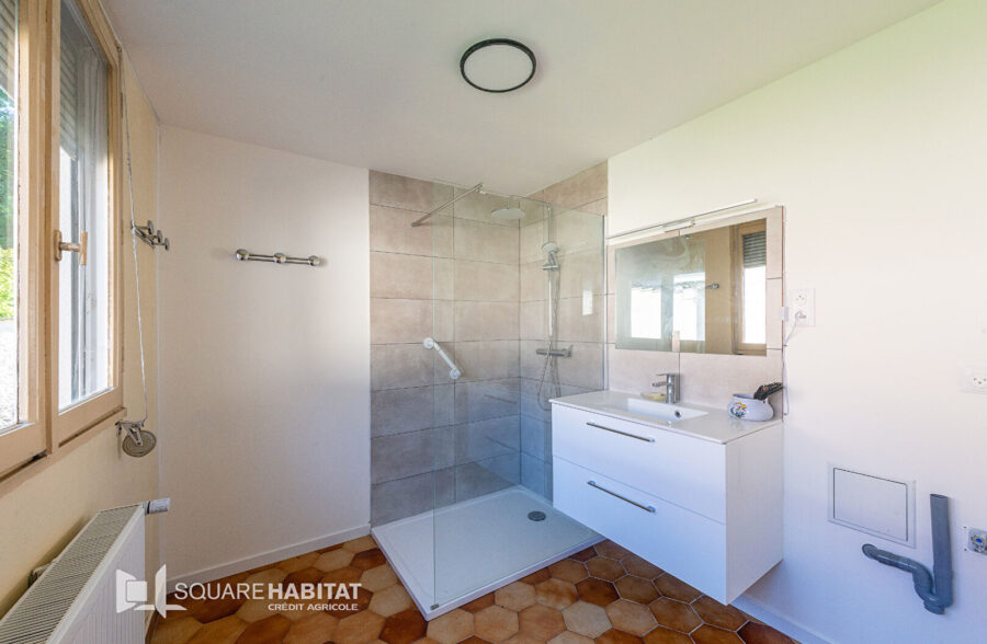 Anzin – Maison Bourgeoise de Charme avec Garage et Jardin