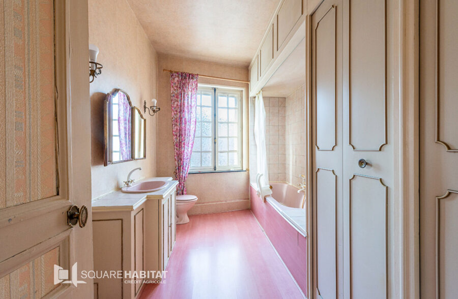 Anzin – Maison Bourgeoise de Charme avec Garage et Jardin