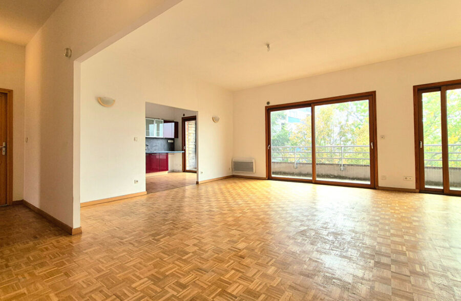 APPARTEMENT TYPE 4 AVEC BALCONS ET DOUBLE GARAGE