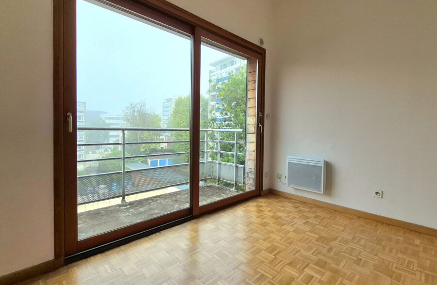 APPARTEMENT TYPE 4 AVEC BALCONS ET DOUBLE GARAGE
