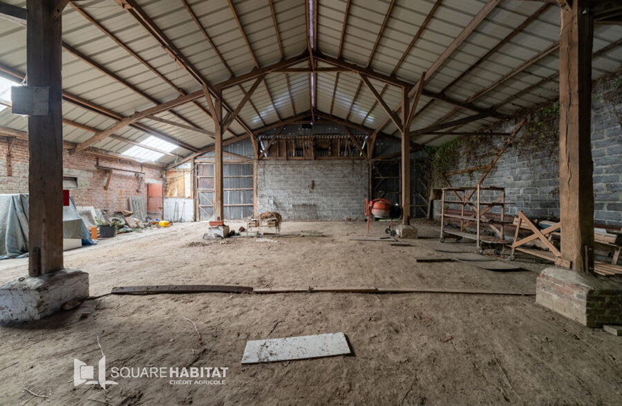 HANGAR  de 250m2  Mons En Pévèle