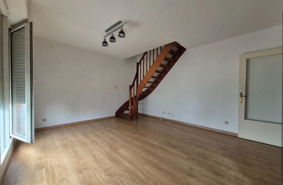 TEMPLEMARS – APPARTEMENT – 2 CHAMBRES – GARAGE – CAVES